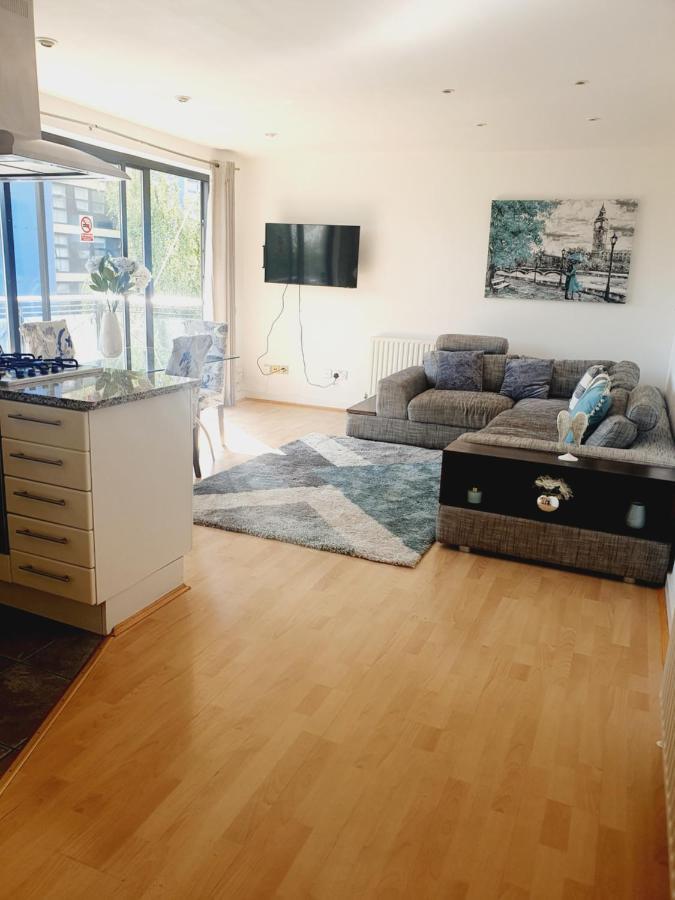 Luxury Canary Wharf Apartment With Free Parking London Exterior photo