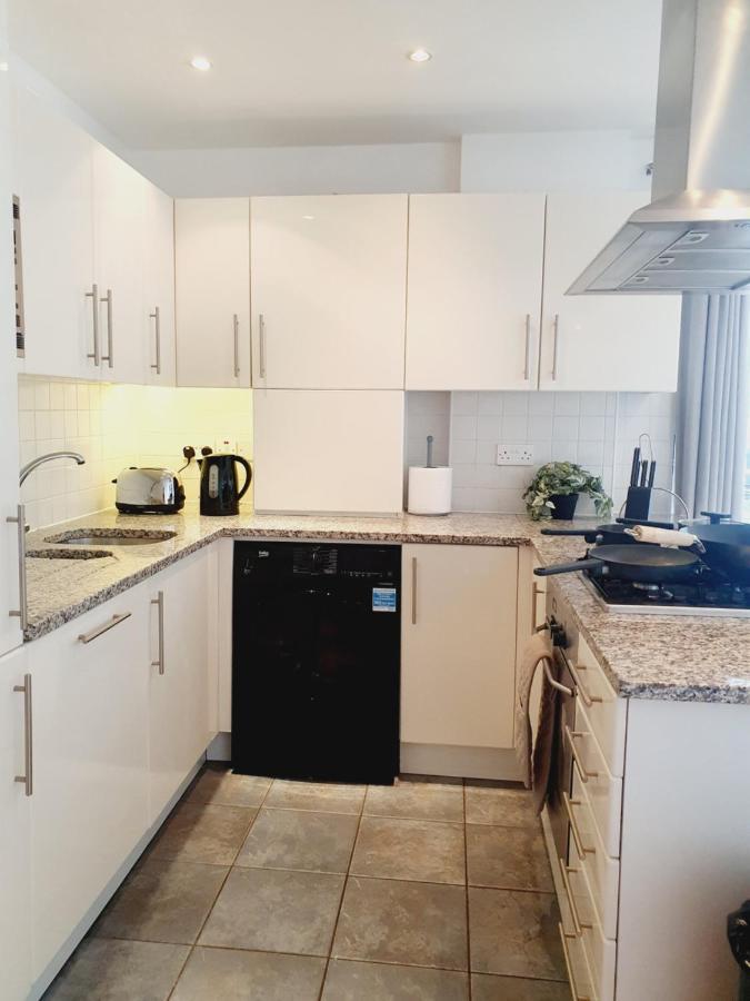 Luxury Canary Wharf Apartment With Free Parking London Exterior photo