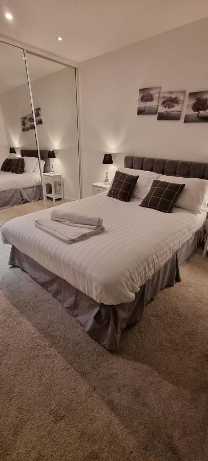 Luxury Canary Wharf Apartment With Free Parking London Exterior photo